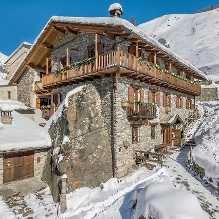 La Peiro Groso Inn Chianale